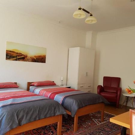Ferienwohnung Im Zentrum Hannover City, Ruhig, Hbf- Naehe, Freie Oeffentliche Parkplaetze Exterior foto